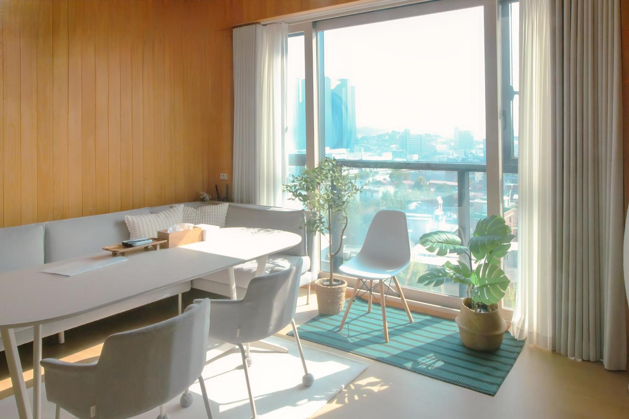 Seoullo Apartment *