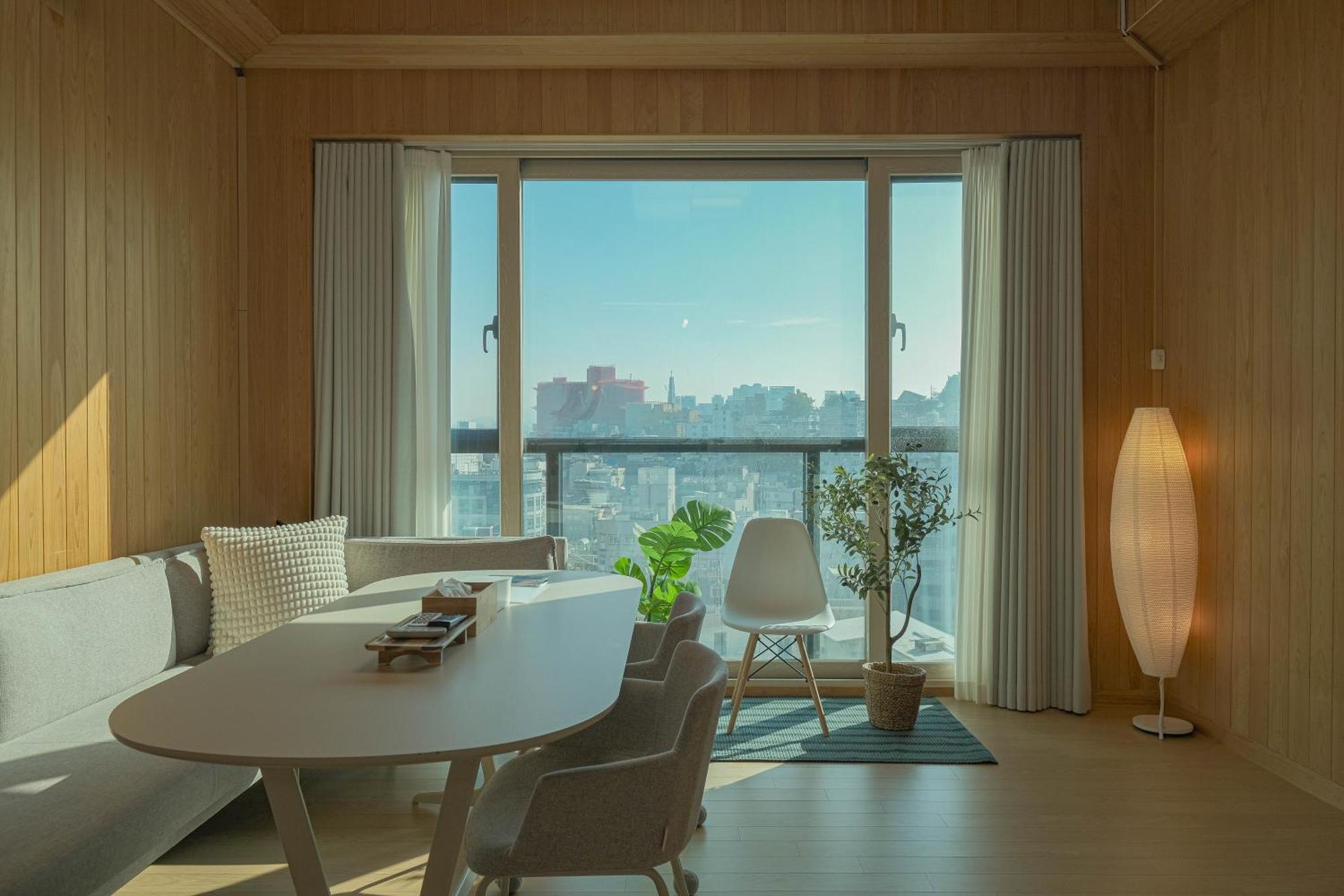 Apartment Seoullo *